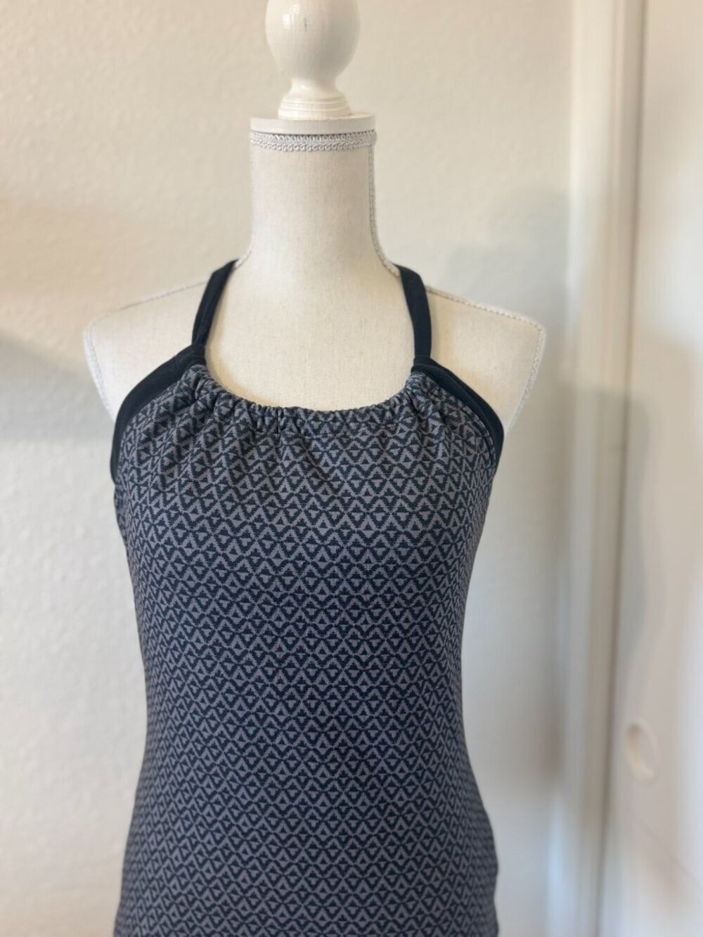 Prana Quinn Jacquard Tank Top Women's Size Medium Charcoal Built-In Bra Racerbac - Picture 11 of 12